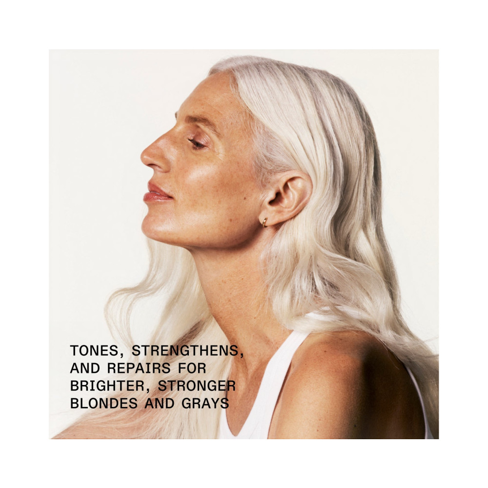 Nº.4P BLONDE ENHANCER™ TONING SHAMPOO
