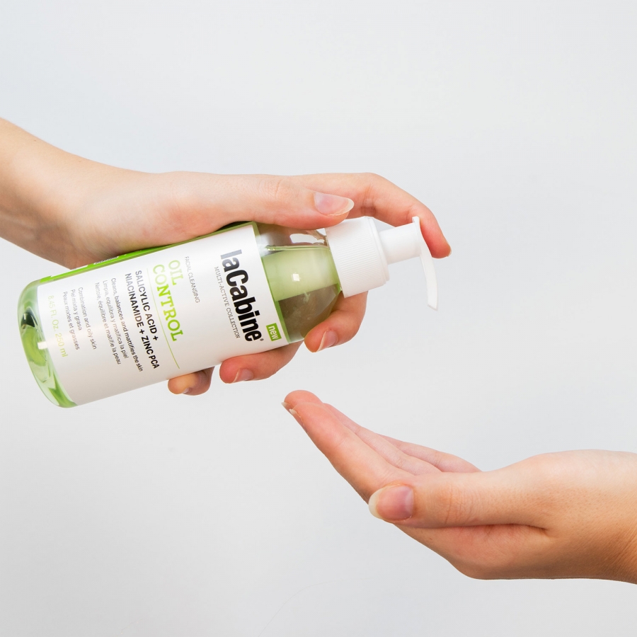 Oil control cleansing gel 3.jpg